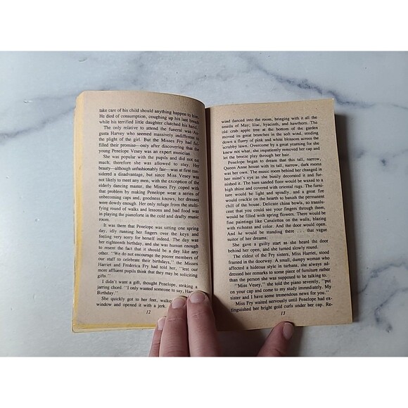 Penelope By Marion Chesney Paperback - Picture 6 of 10